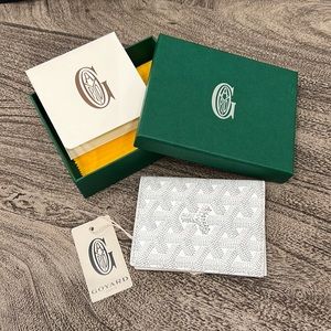 NWT Goyard Saint-Marc card wallet in white